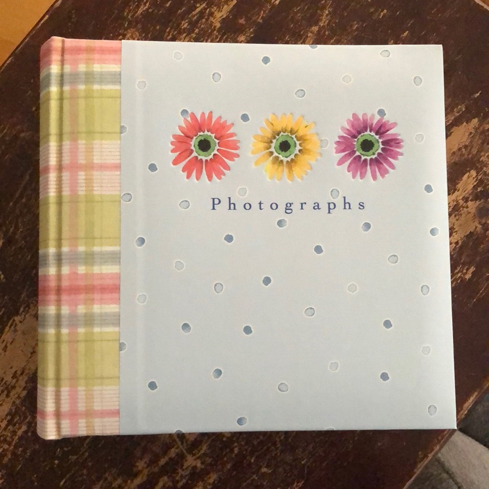 Pepper pot flower photo album